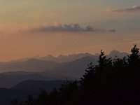 DSC 2782  -  FUGA DI QUINTE CON LE APUANE SULLO SFONDO, DAL SAGRO ALLA PANIA